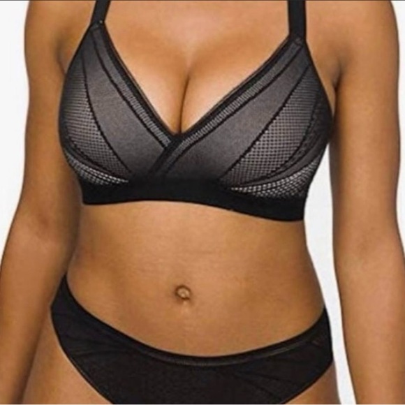 Lululemon bra - Picture 2 of 9